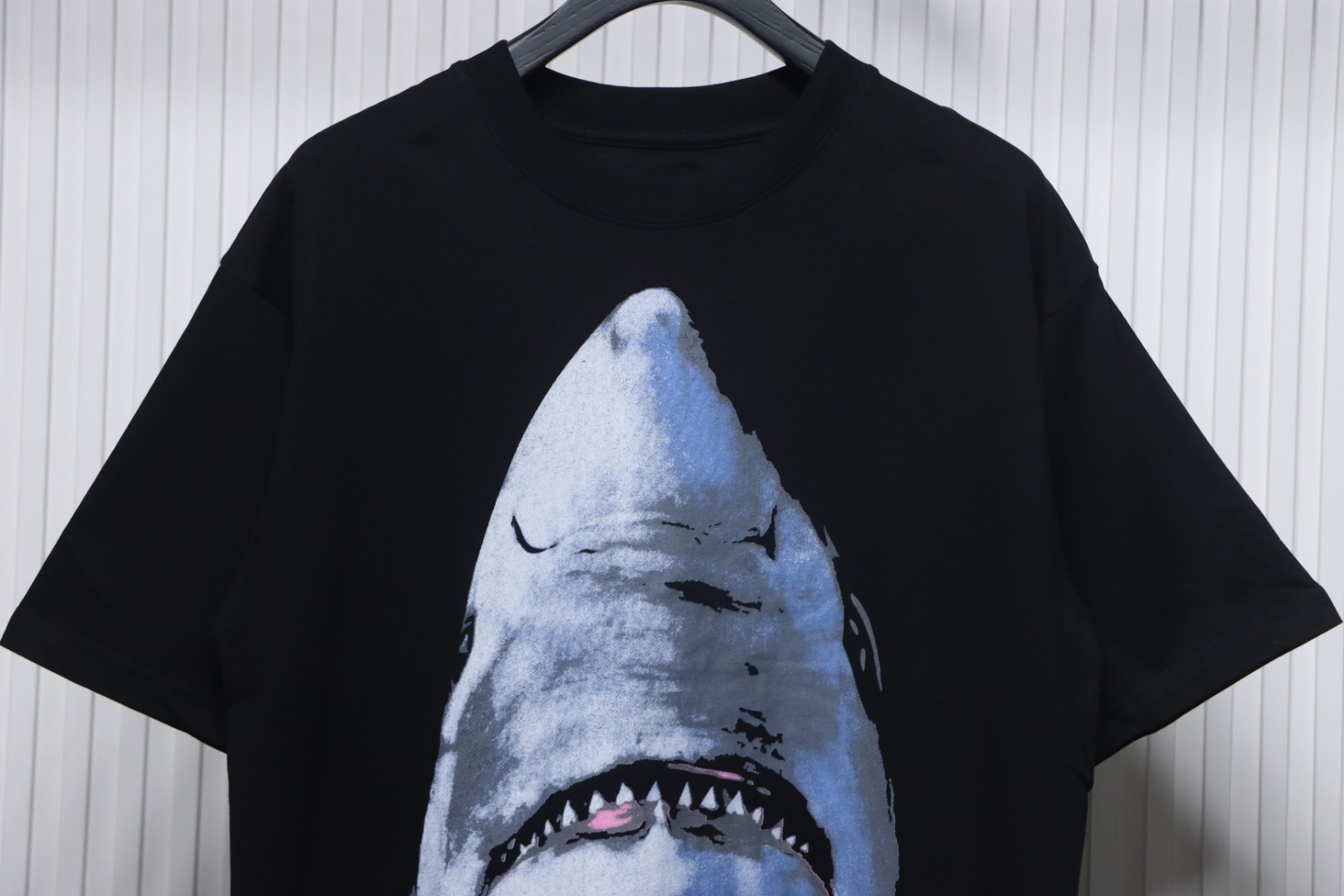 Givenchy 25ss classic shark white ink print short-sleeved T-shirt