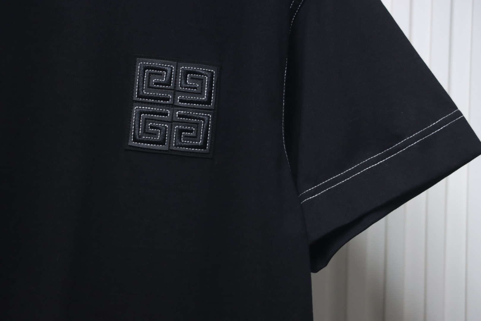 Givenchy 4G embroidered short-sleeved T-shirt on chest