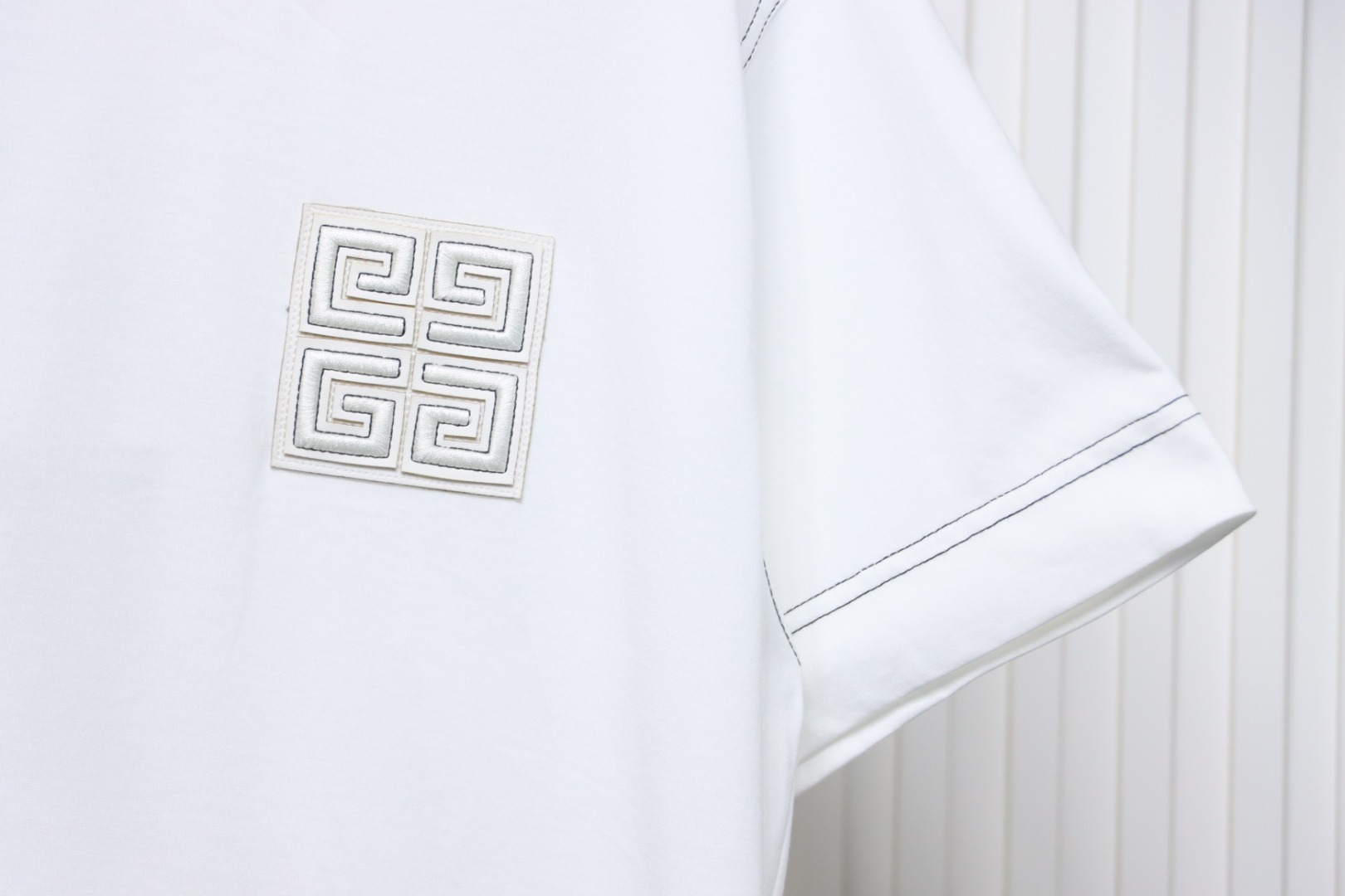 Givenchy 4G embroidered short-sleeved T-shirt on chest White