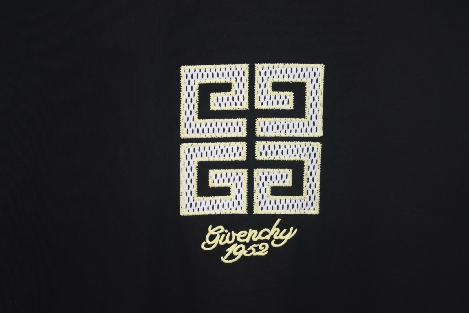 Givenchy Eyelet Embroidery Crewneck Short Sleeve T-Shirt black