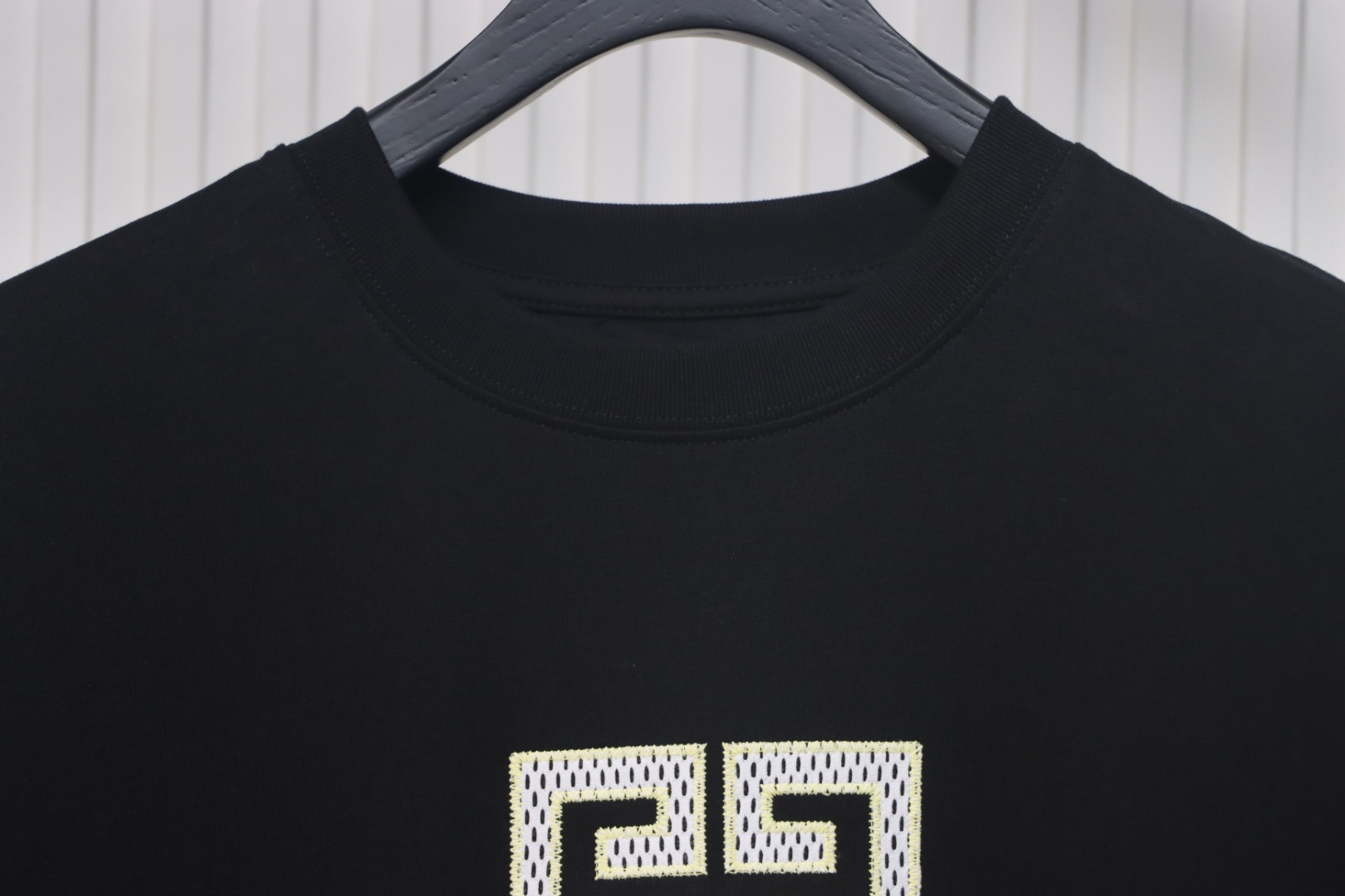 Givenchy Eyelet Embroidery Crewneck Short Sleeve T-Shirt black