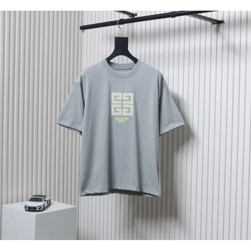 Givenchy Eyelet Embroidery Crewneck Short Sleeve T-Shirt Grey