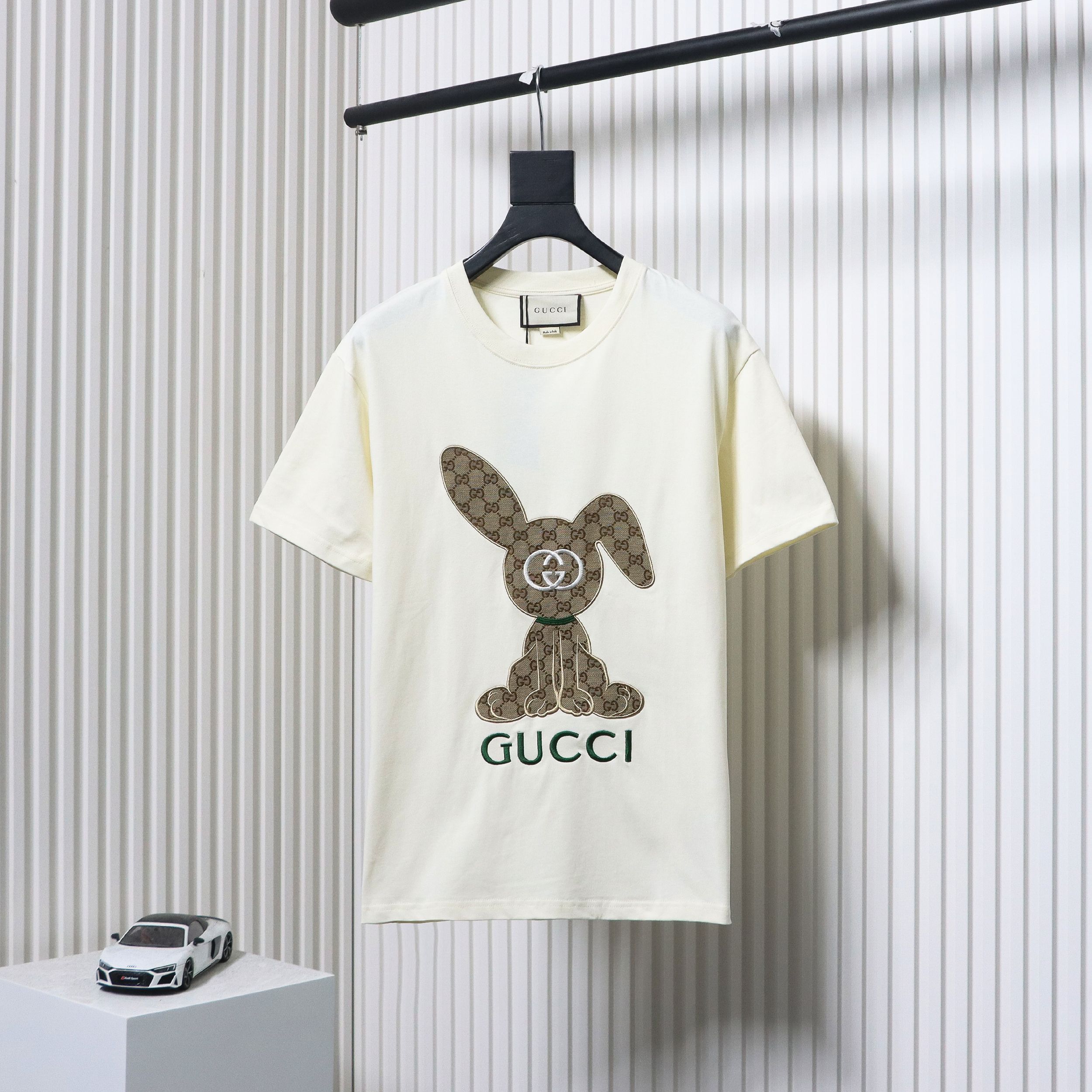 Gucci 23ss Old Flower Rabbit Patch Embroidered Short Sleeve Beige