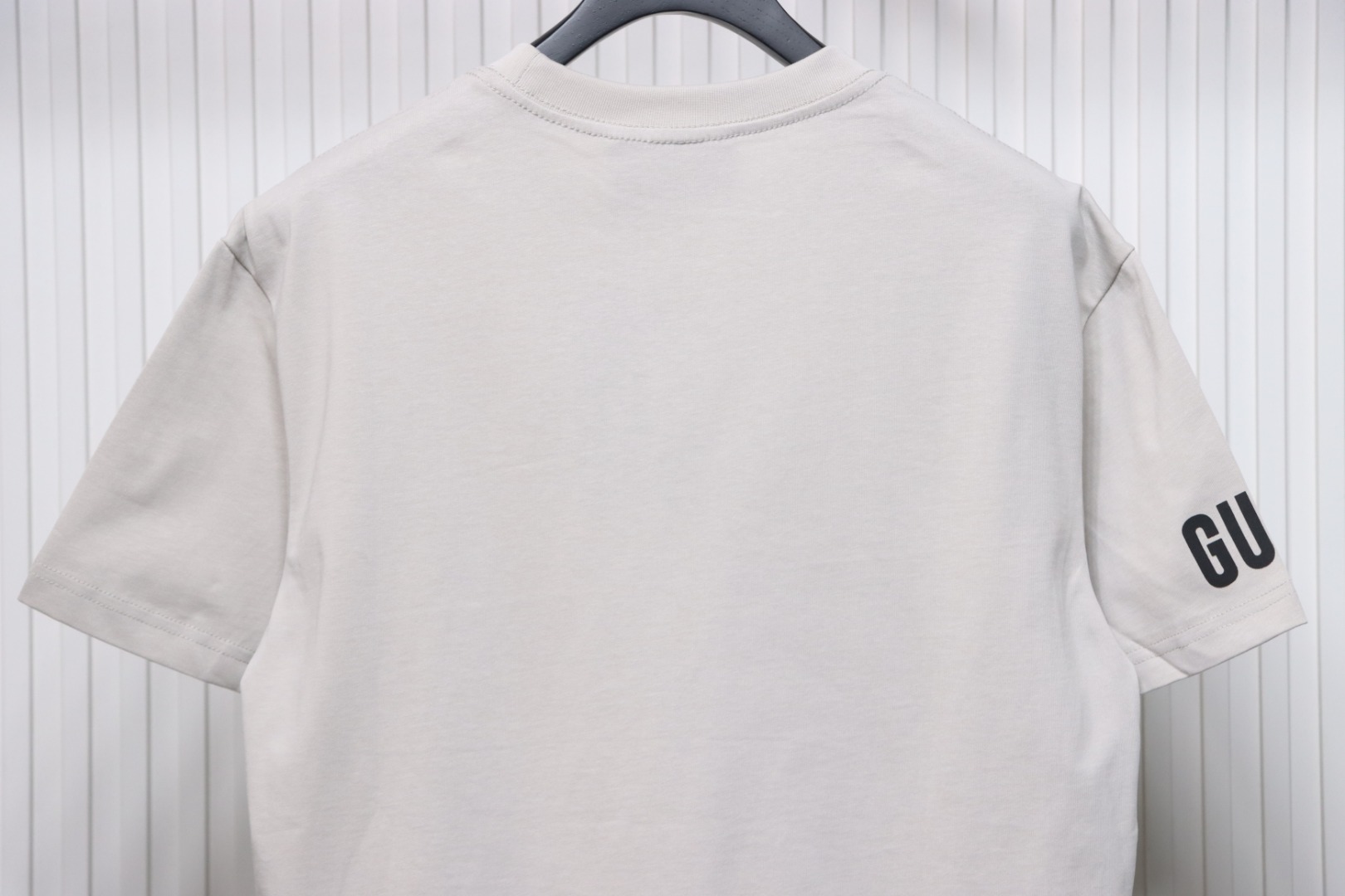 Gucci 24ss Sculpture Artwork Print Short Sleeve Grey