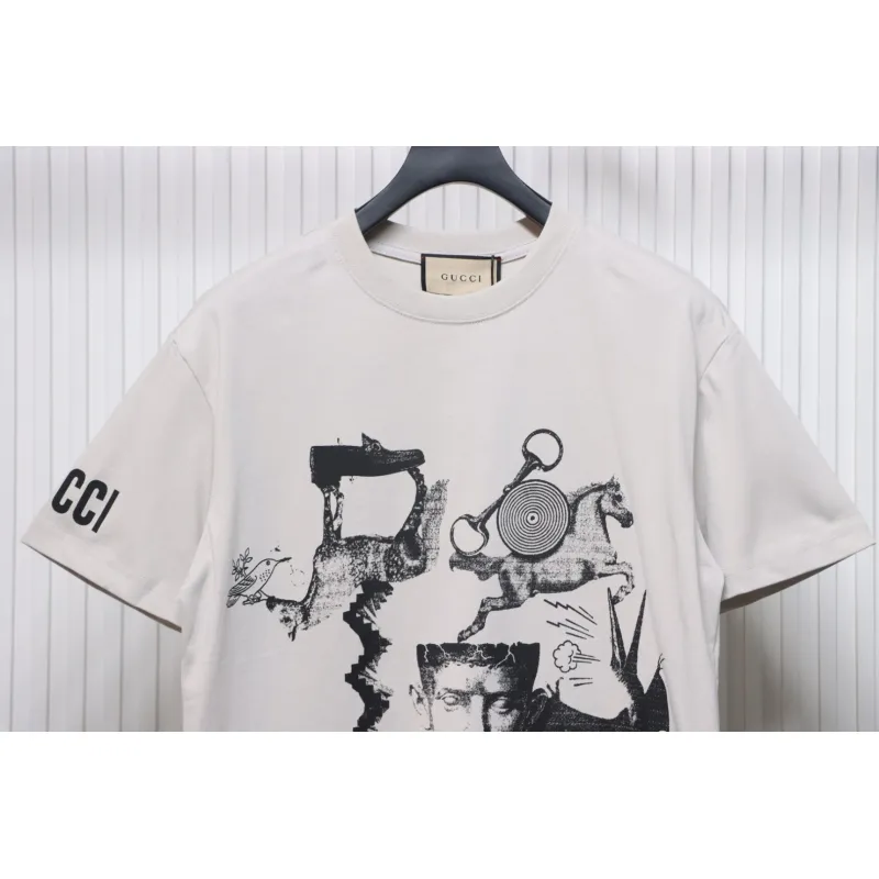 Gucci 24ss Sculpture Artwork Print Short Sleeve Grey
