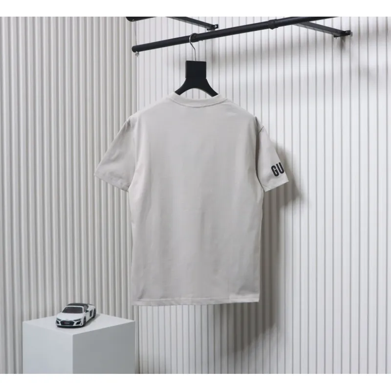 Gucci 24ss Sculpture Artwork Print Short Sleeve Grey
