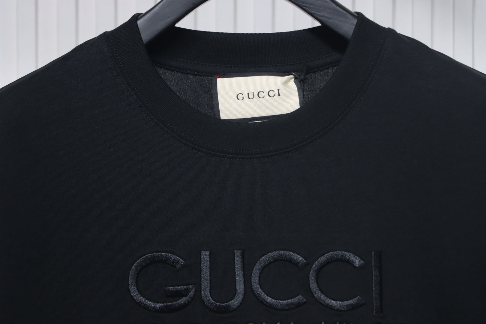 Gucci 25ss 3D embossed logo short-sleeved T-shirt black