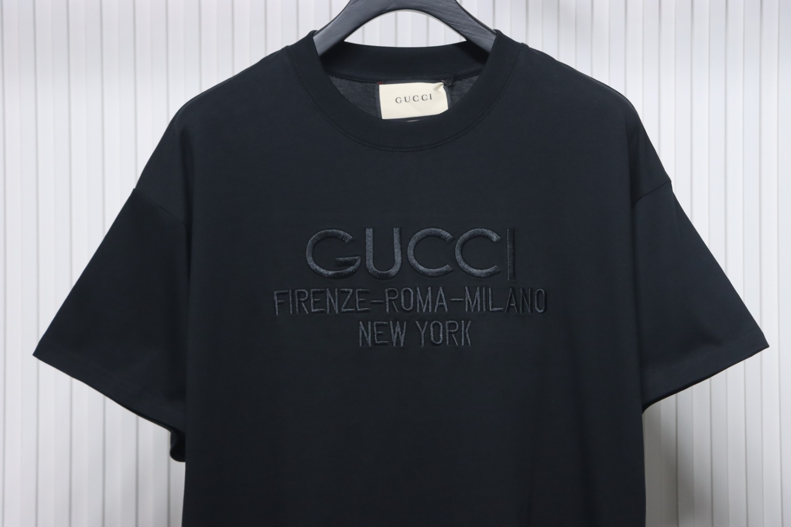 Gucci 25ss 3D embossed logo short-sleeved T-shirt black