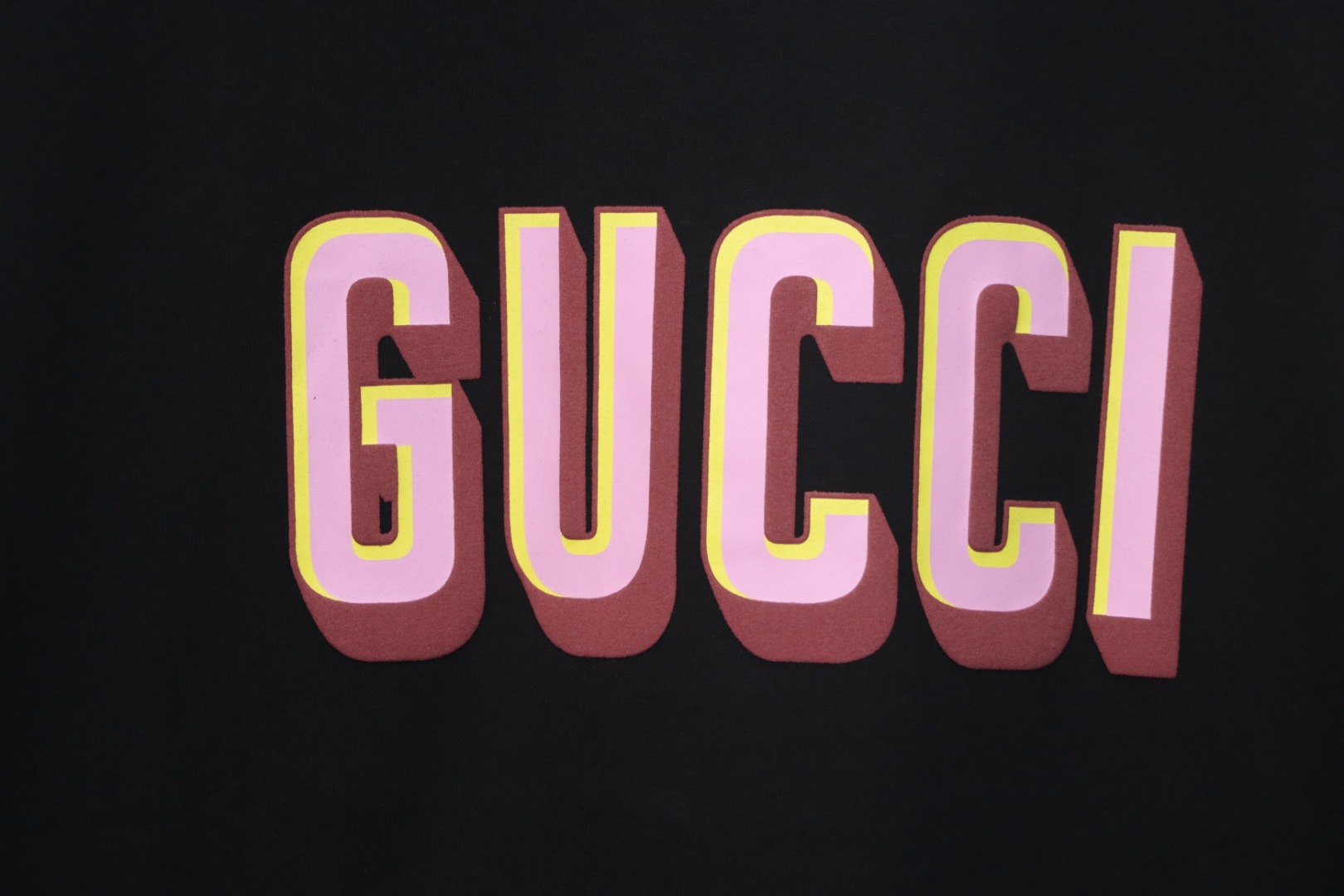 Gucci 25ss red collar and logo contrast foam print short sleeve T-shirt black
