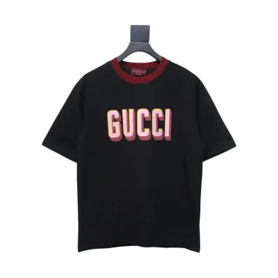 Gucci 25ss red collar and logo contrast foam print short sleeve T-shirt black 01