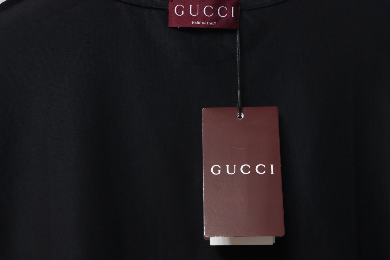 Gucci 25ss red collar and logo contrast foam print short sleeve T-shirt black