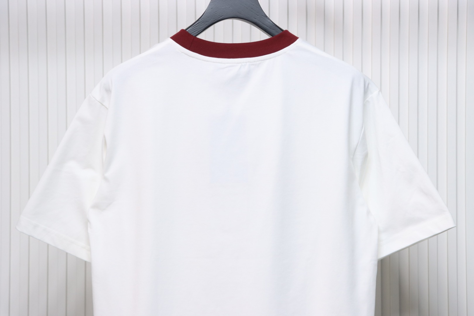 Gucci 25ss red collar and logo contrast foam print short sleeve T-shirt white