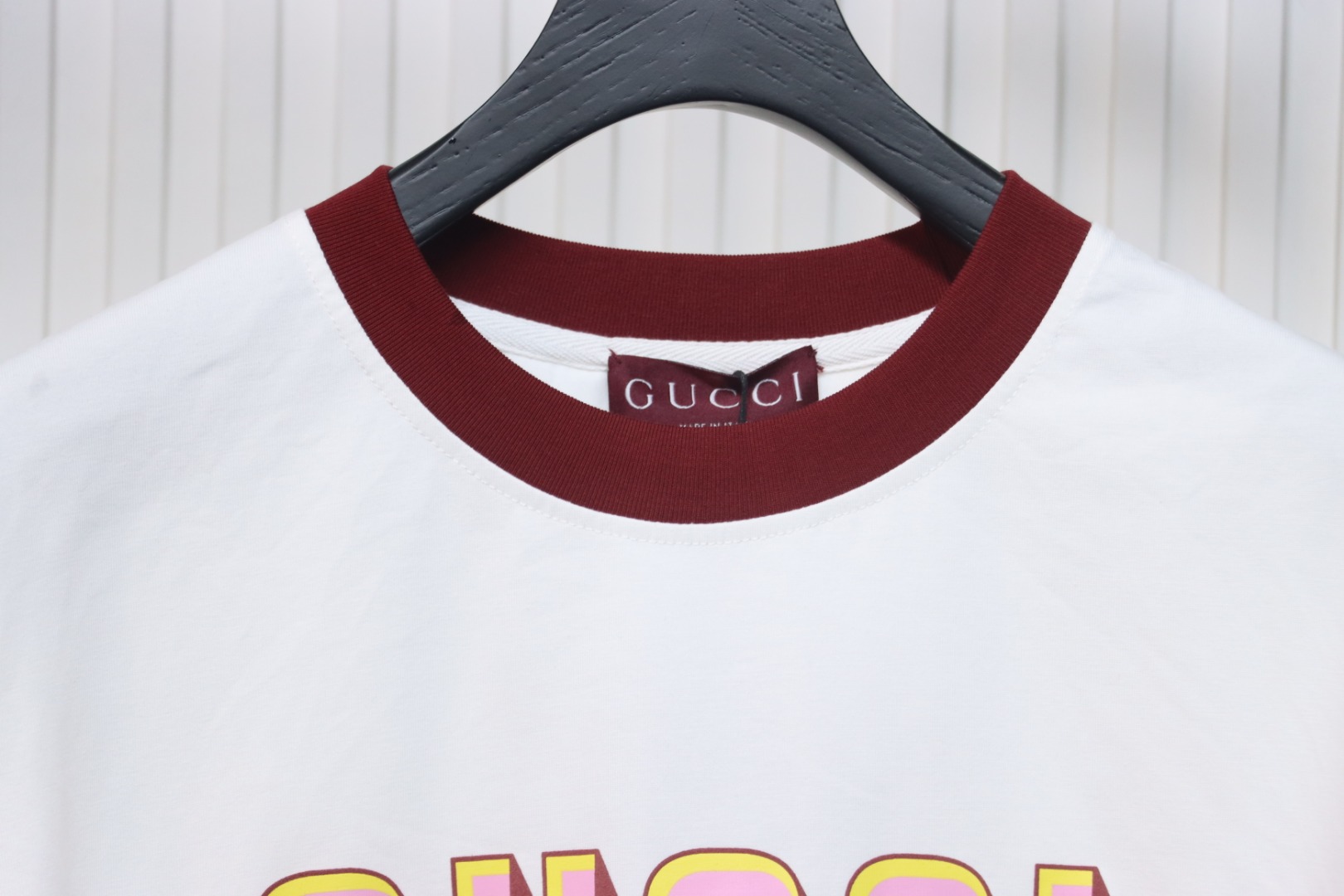 Gucci 25ss red collar and logo contrast foam print short sleeve T-shirt white