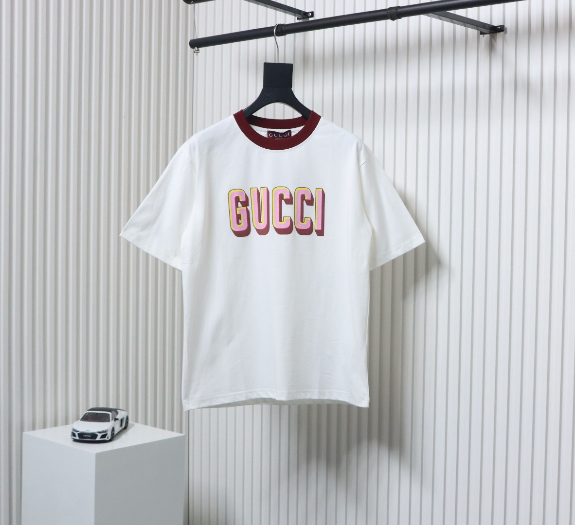 Gucci 25ss red collar and logo contrast foam print short sleeve T-shirt white