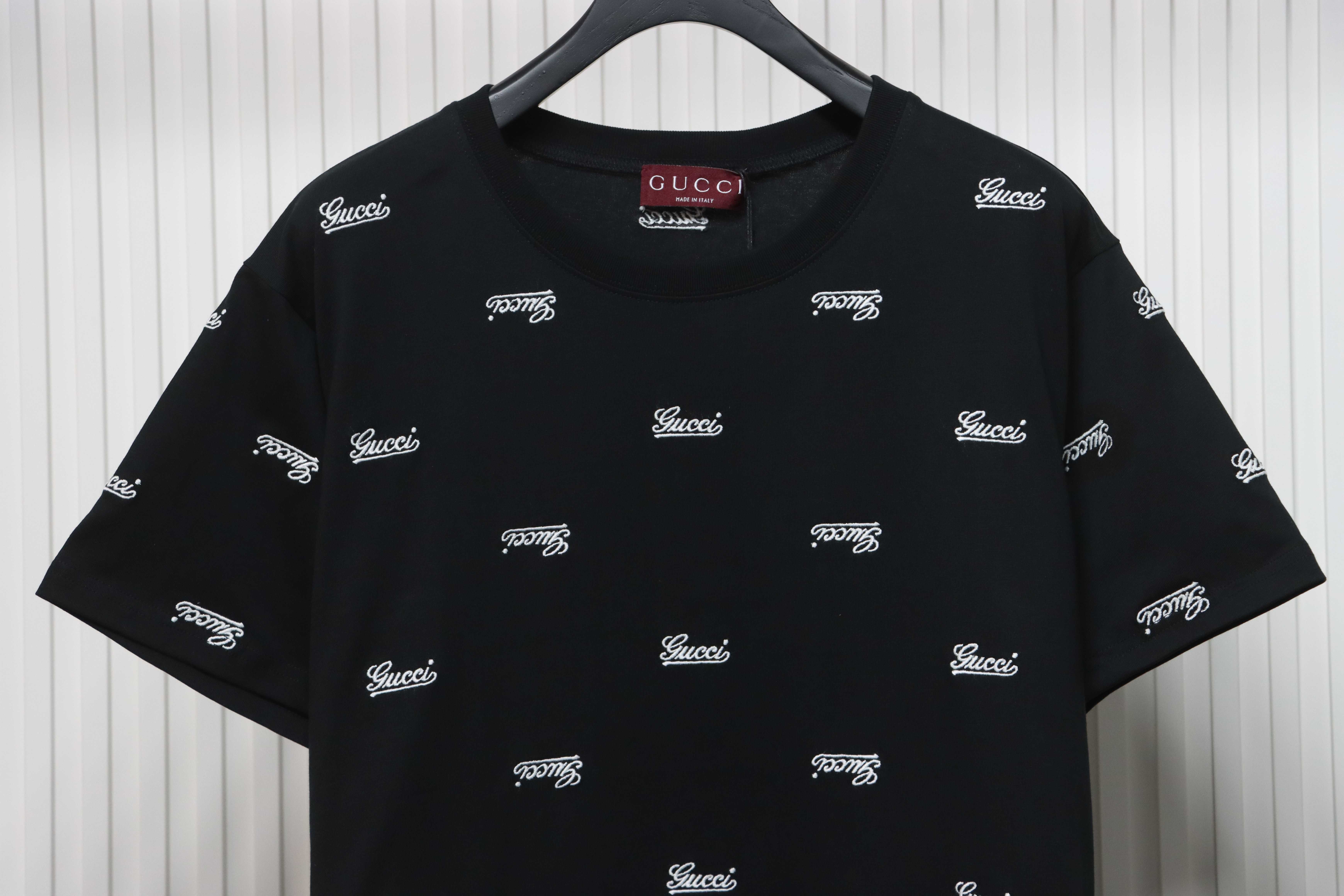 Gucci all-over embroidered letter print short sleeve black