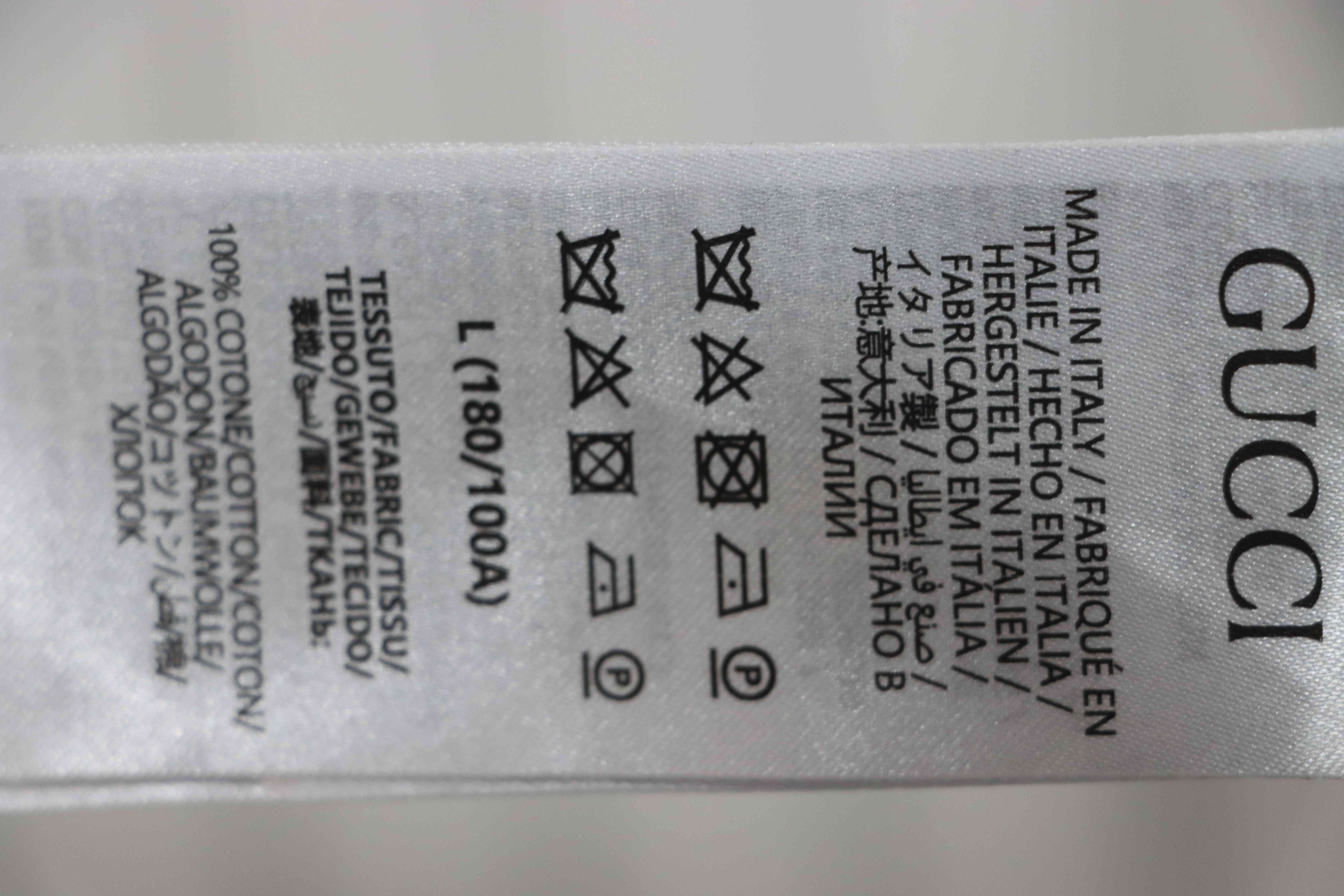 Gucci all-over embroidered letter print short sleeve black