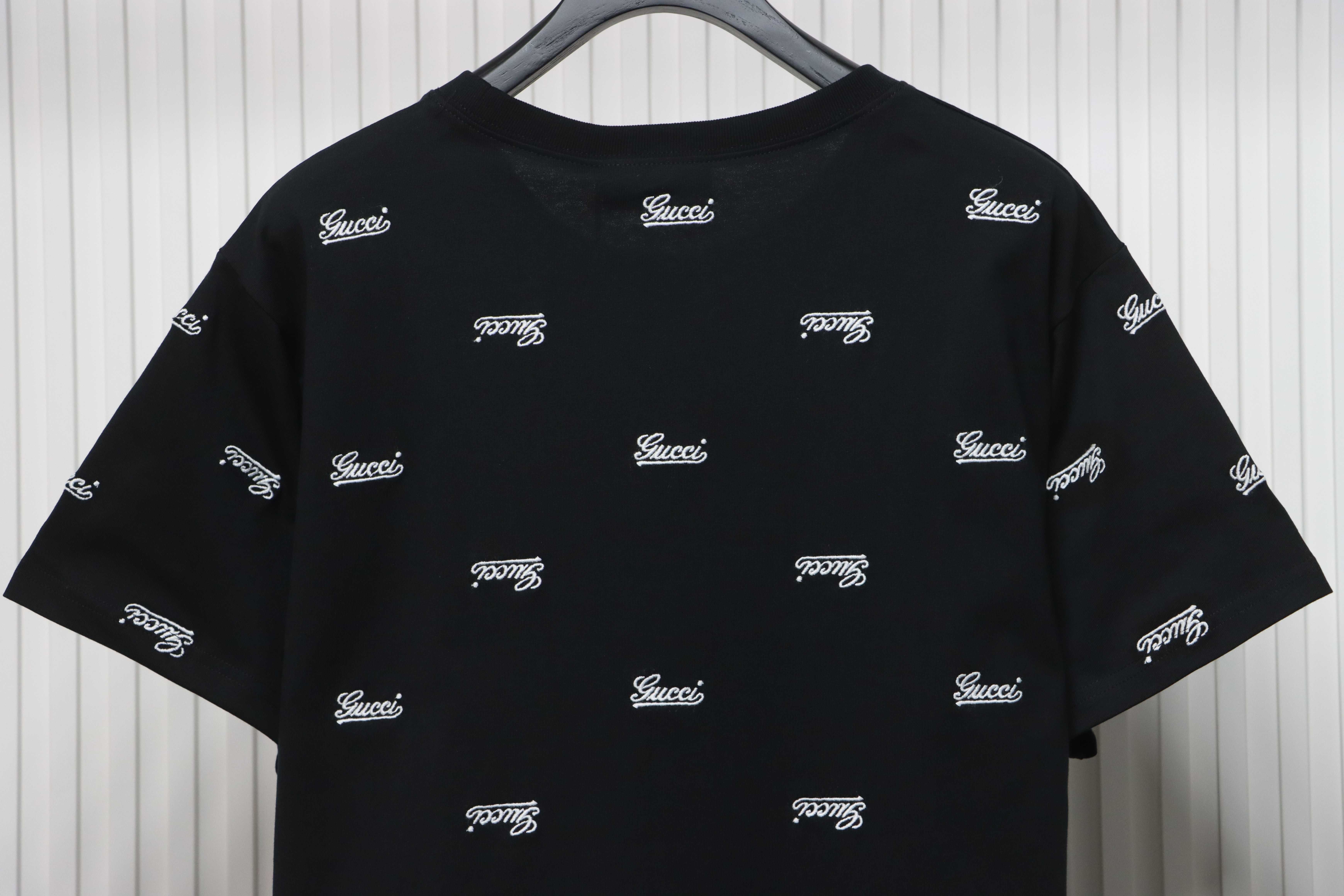 Gucci all-over embroidered letter print short sleeve black