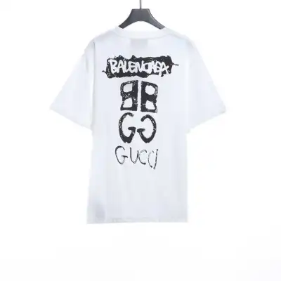 Gucci and Balenciaga embroidered graffiti print short sleeves  White 01