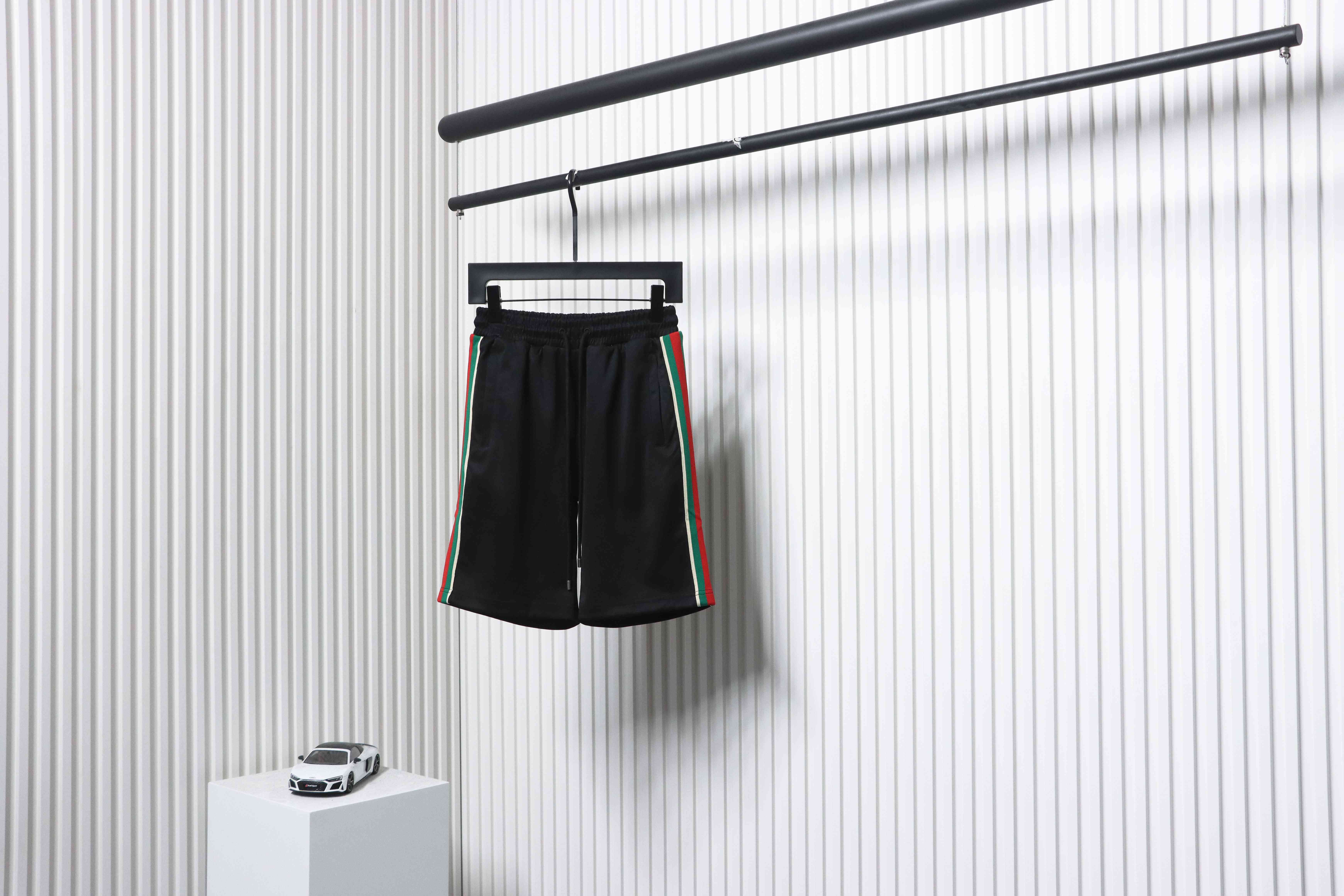 Gucci Classic Red and Green Web Pocket Double G Embossed Shorts Black