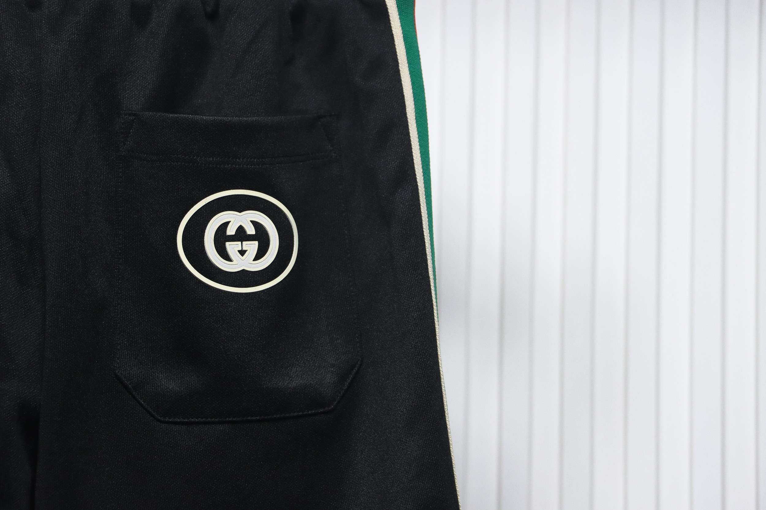 Gucci Classic Red and Green Web Pocket Double G Embossed Shorts Black