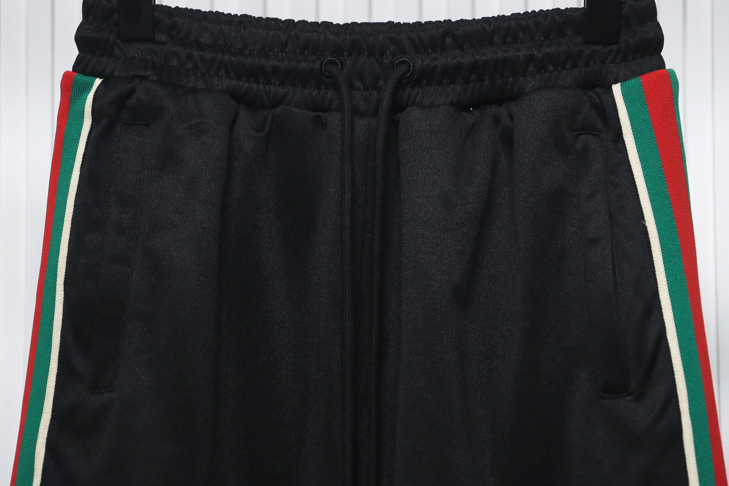 Gucci Classic Red and Green Web Pocket Double G Embossed Shorts Black