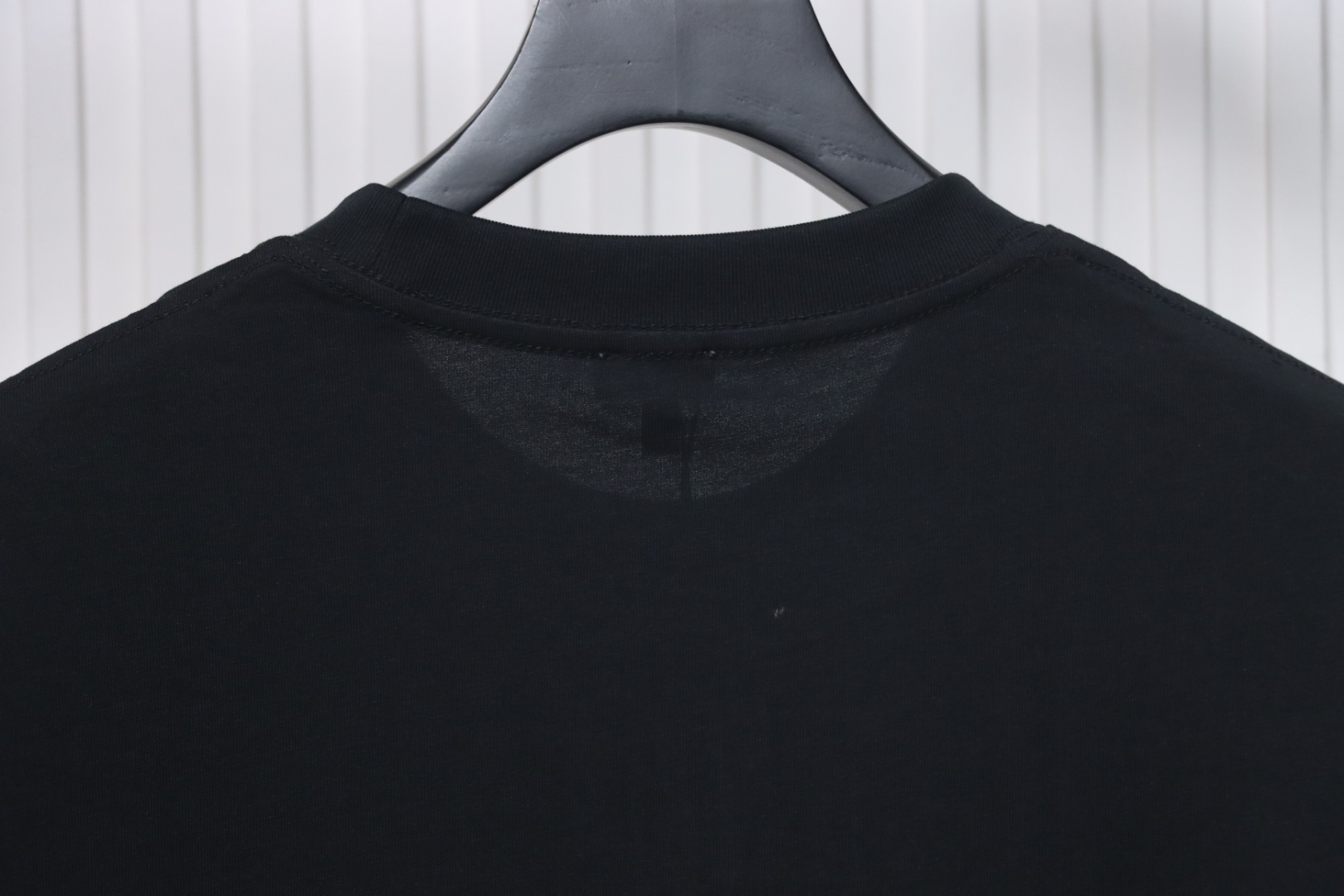 Loewe 25ss graffiti painted letter logo print short sleeve T-shirt black