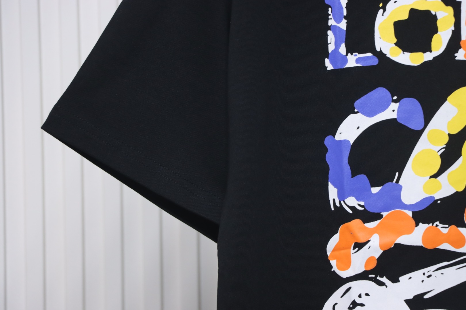 Loewe 25ss graffiti painted letter logo print short sleeve T-shirt black