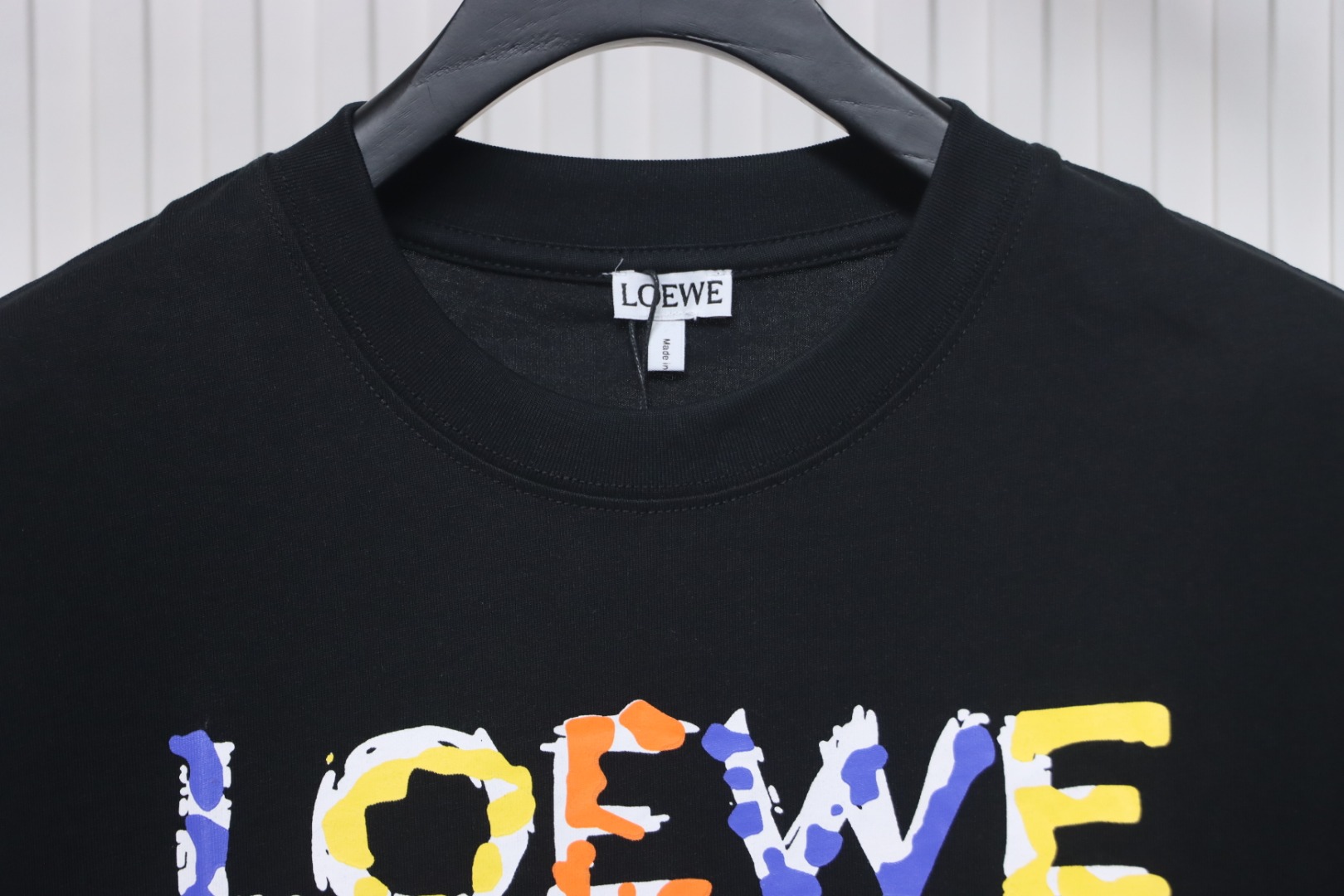 Loewe 25ss graffiti painted letter logo print short sleeve T-shirt black