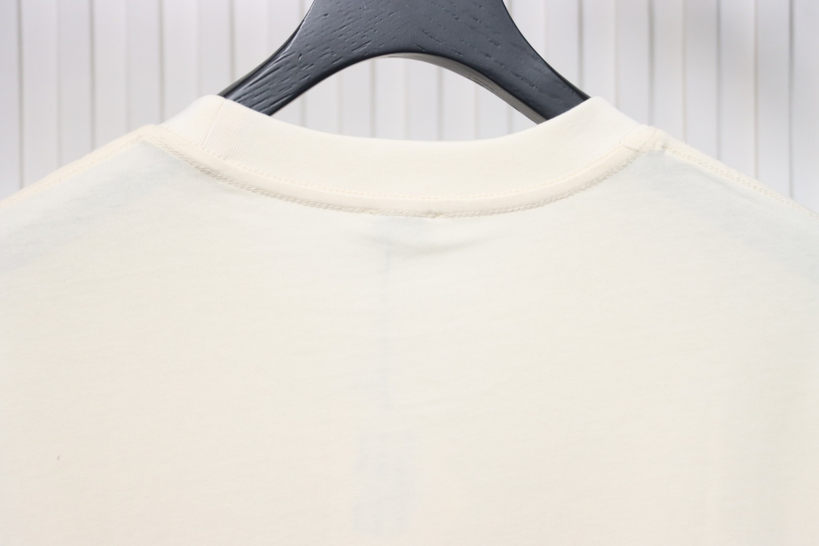 Loewe 25ss graffiti painted letter logo print short sleeve T-shirt white