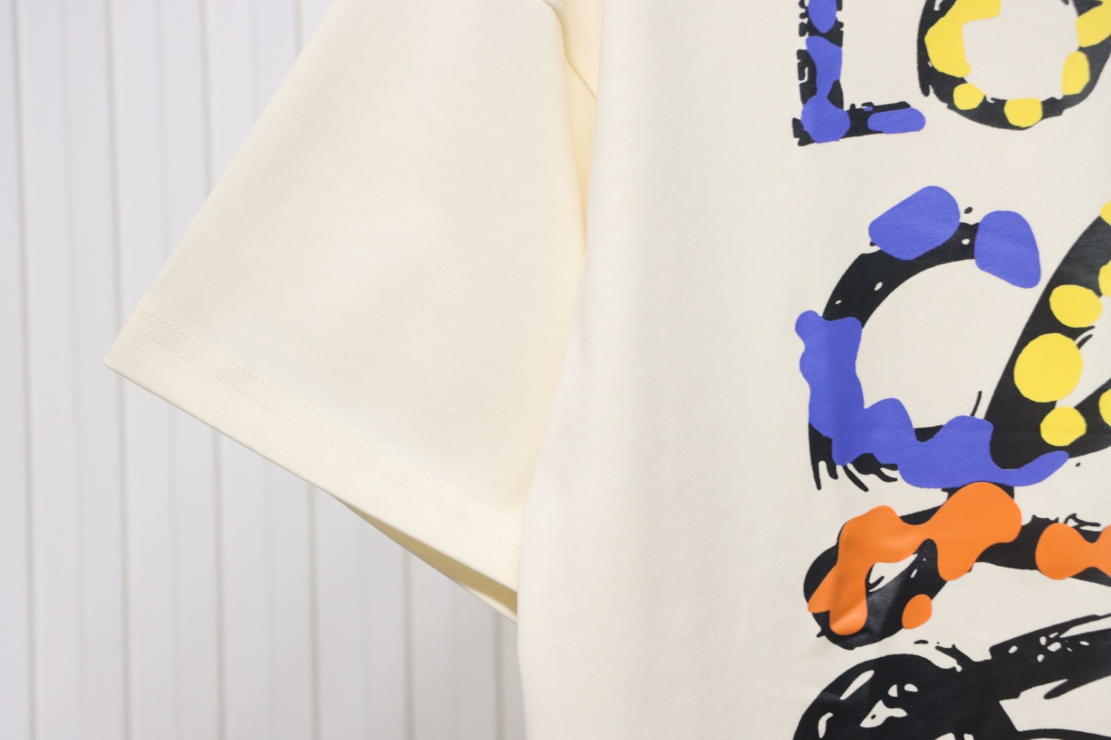 Loewe 25ss graffiti painted letter logo print short sleeve T-shirt white