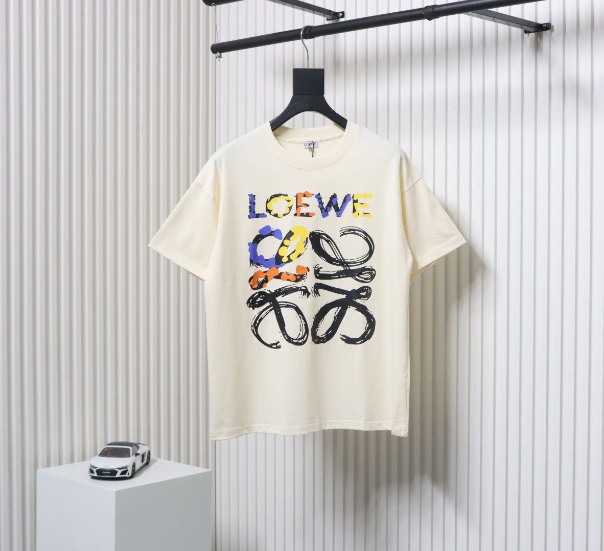 Loewe 25ss graffiti painted letter logo print short sleeve T-shirt white