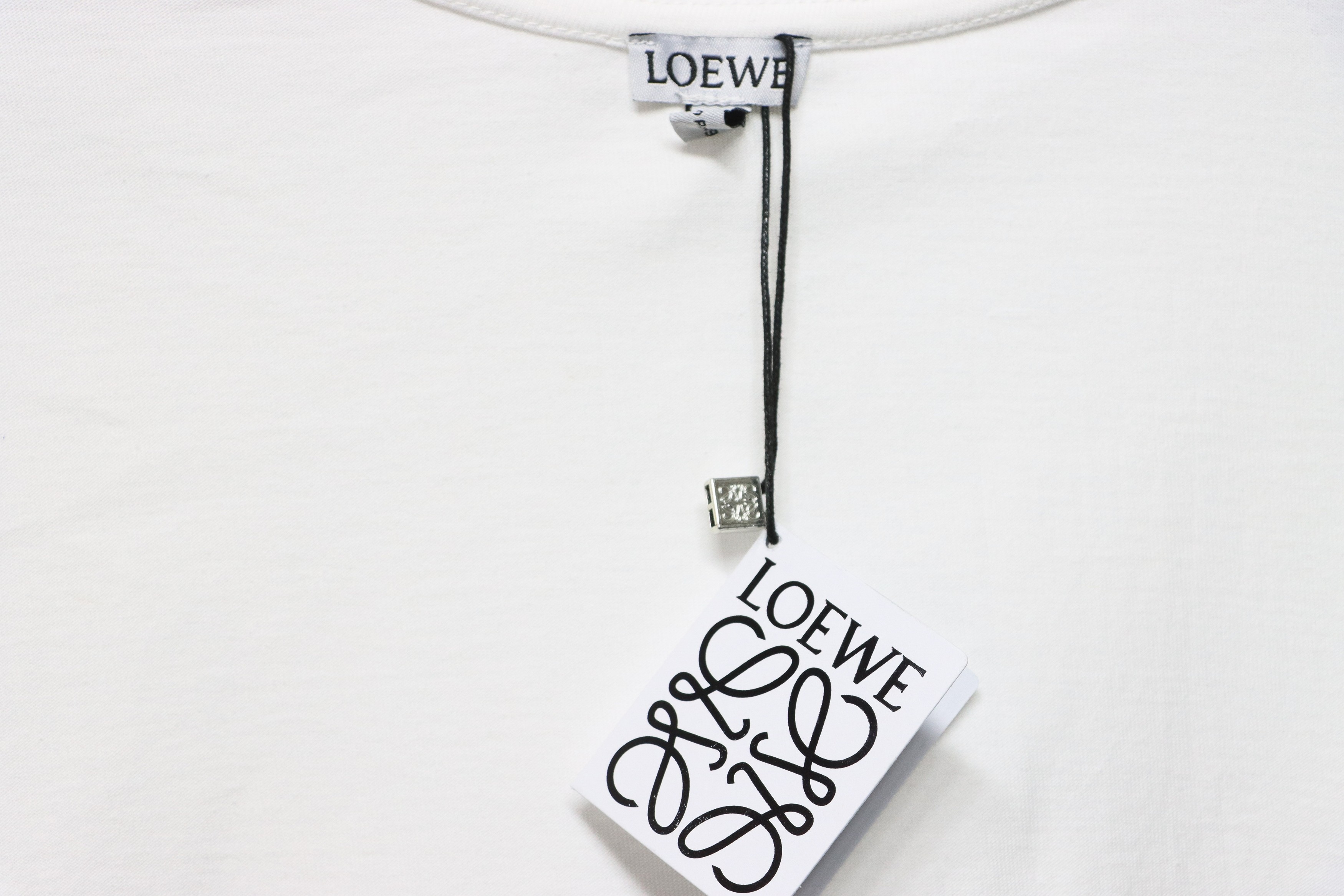 Loewe classic embroidered logo short sleeve white