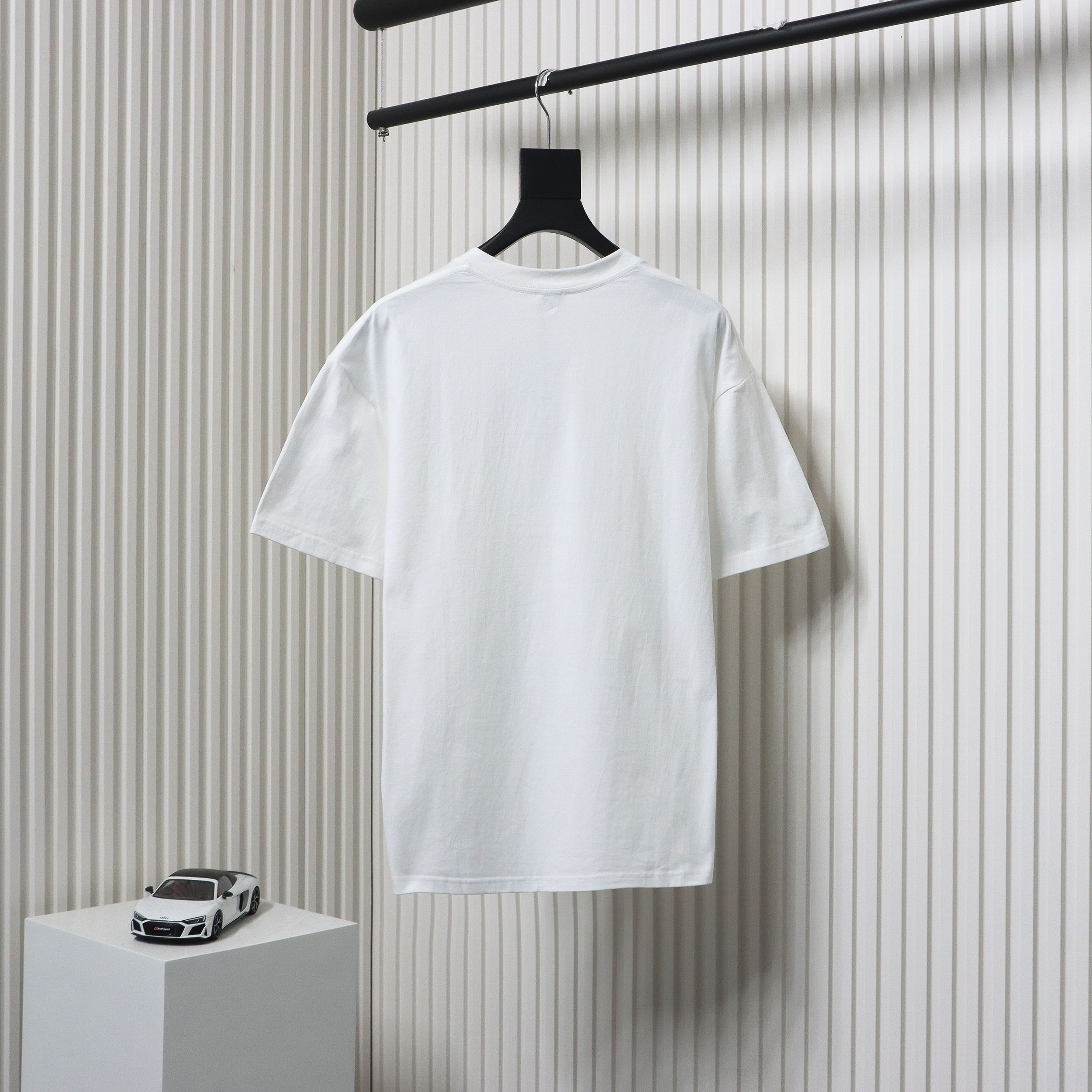 Loewe classic embroidered logo short sleeve white