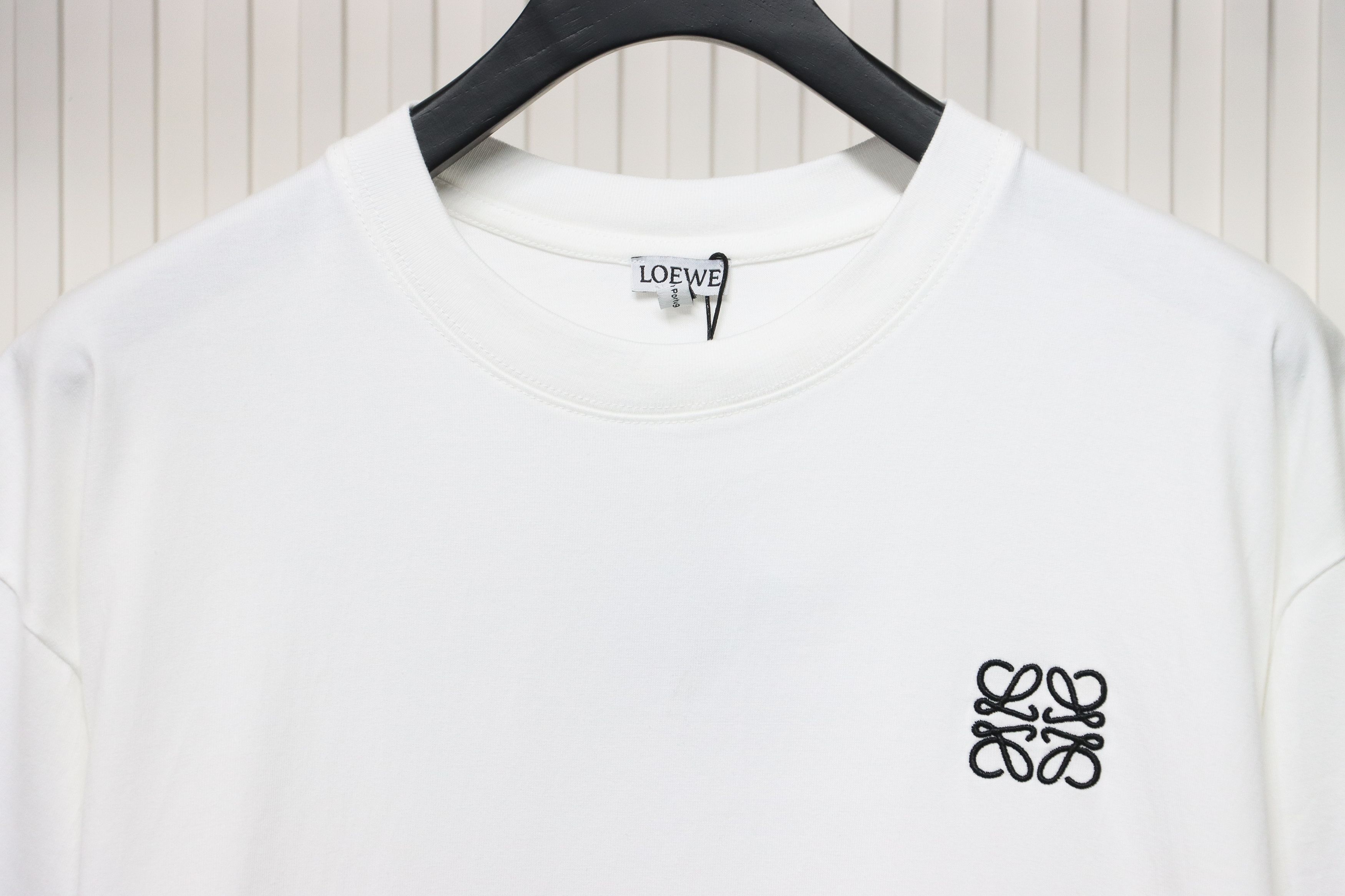 Loewe classic embroidered logo short sleeve white