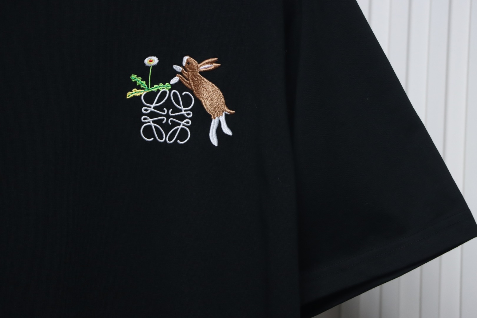 Loewe Suna Fujita co-branded rabbit embroidered short-sleeve black