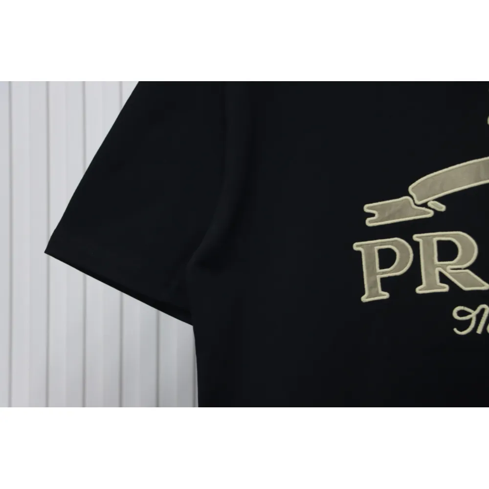 Prada 24ss Crown Medal Letter Embroidered Short Sleeve black