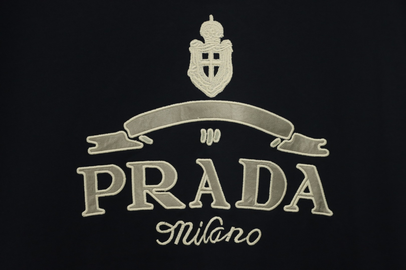 Prada 24ss Crown Medal Letter Embroidered Short Sleeve black