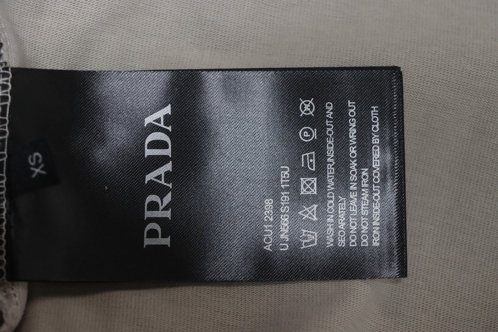 Prada 24ss Crown Medal Letter Embroidered Short Sleeve Gray Green