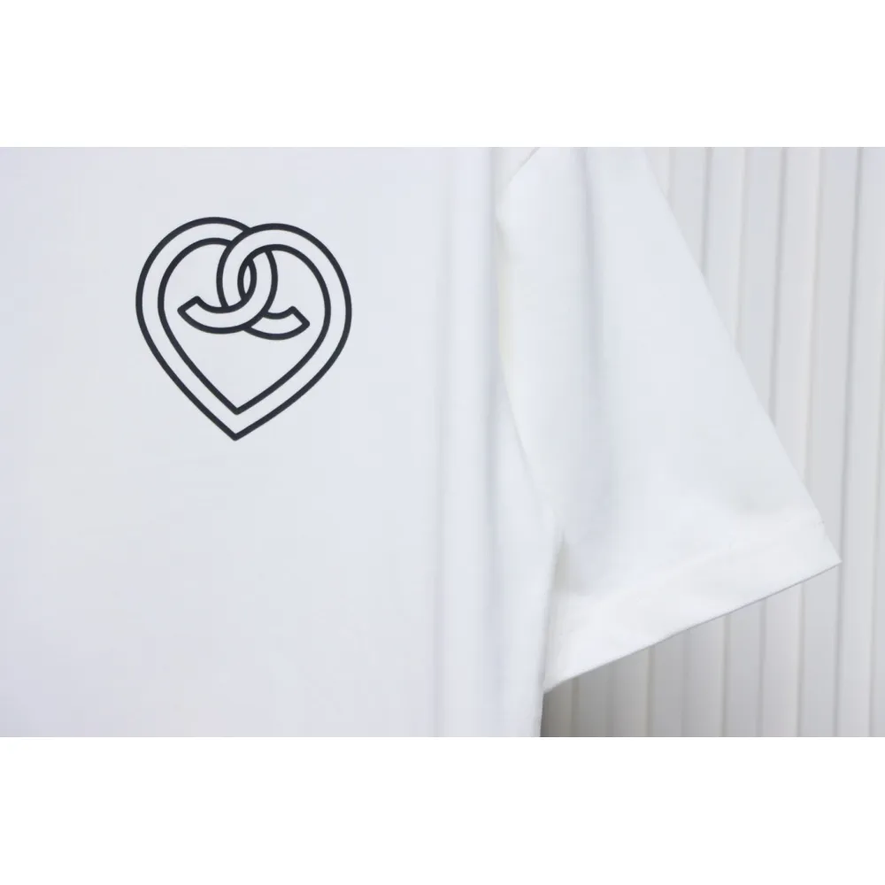 Chanel 24ss heart short-sleeved T-shirt White