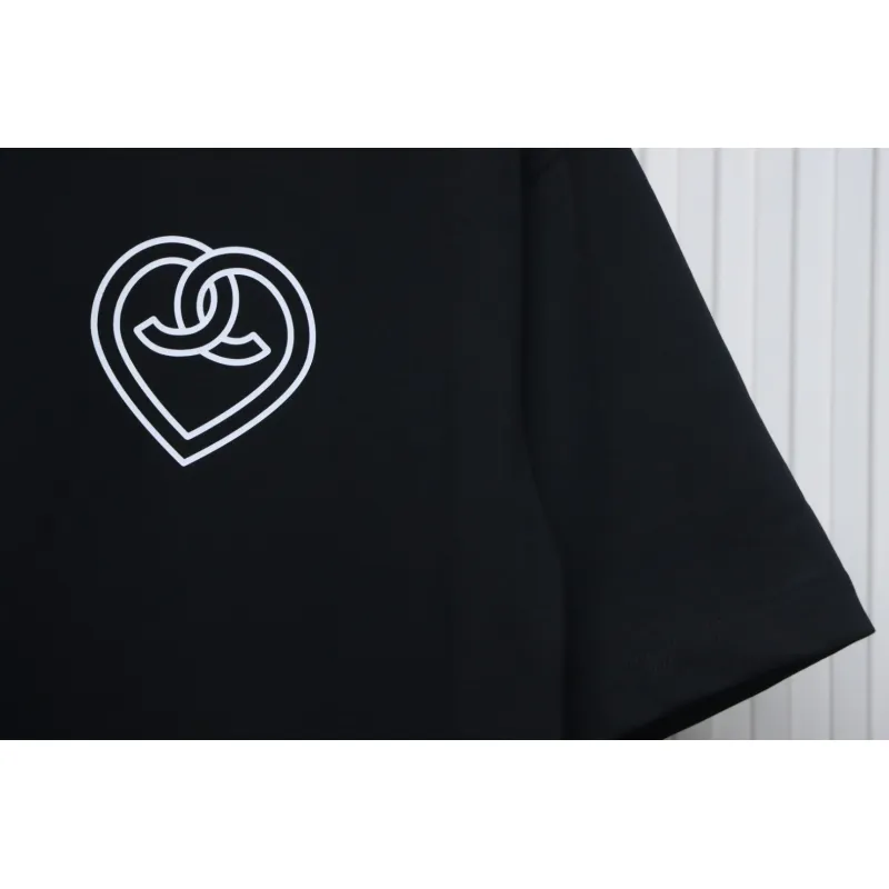 Chanel 24ss heart short-sleeved T-shirt Black