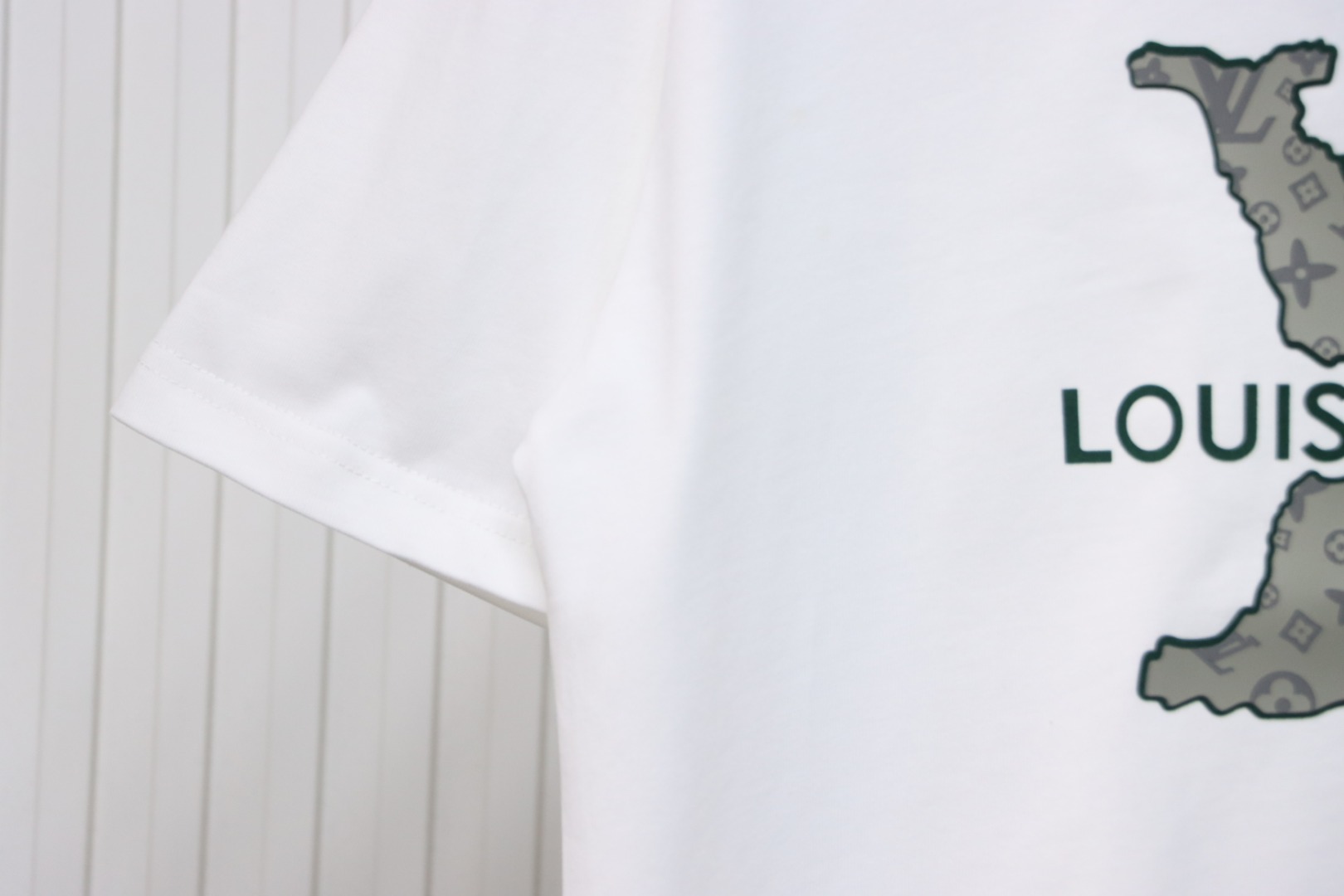 Louis Vuitton LV 25SS flocked logo short-sleeved T-shirt White