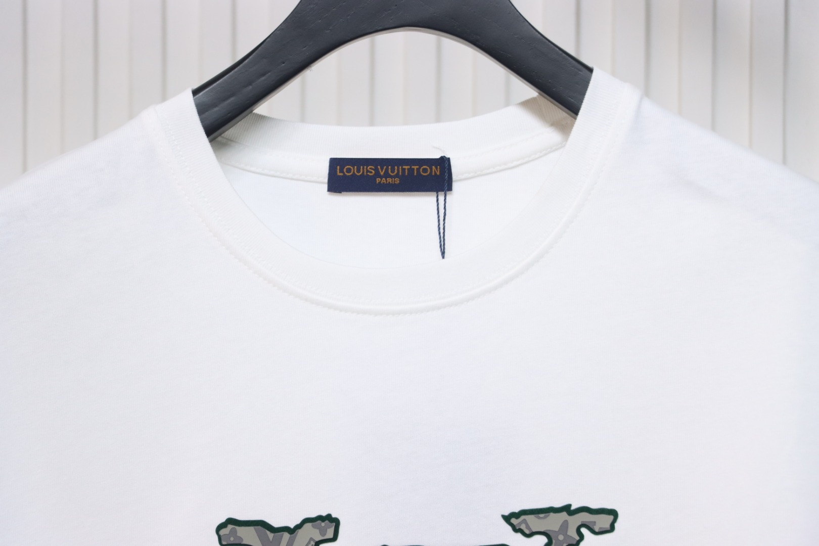 Louis Vuitton LV 25SS flocked logo short-sleeved T-shirt White