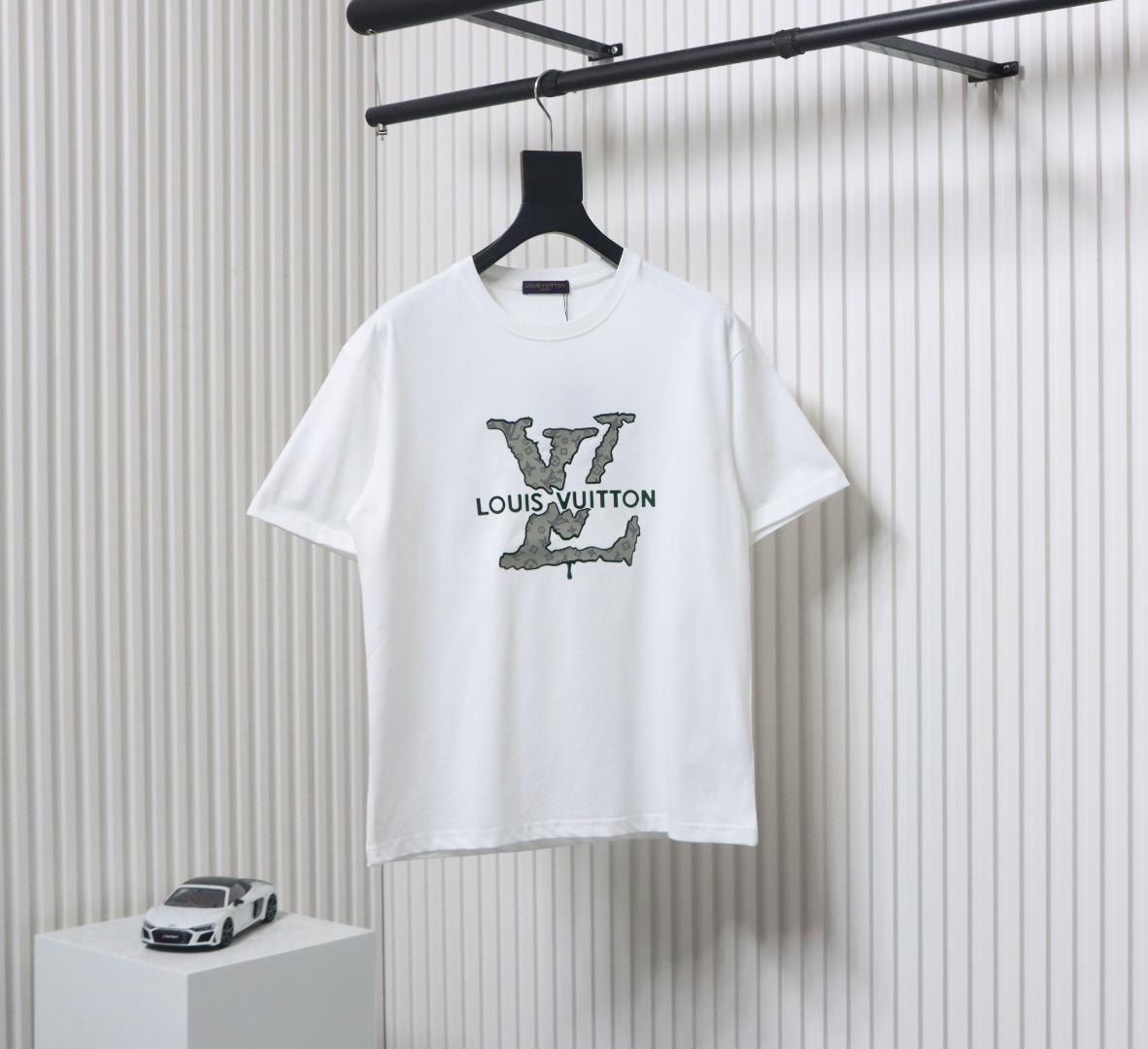 Louis Vuitton LV 25SS flocked logo short-sleeved T-shirt White