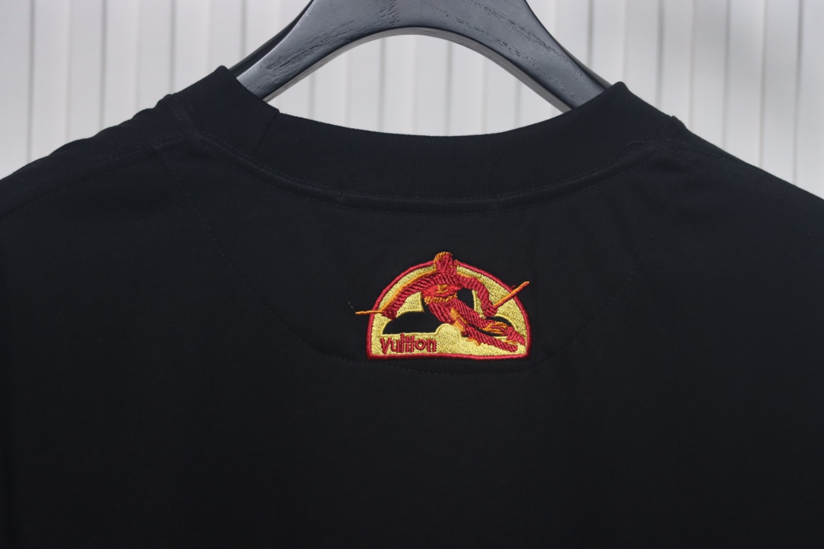 Louis Vuitton 2025ss Snowboard Gold Foil Round Neck Short Sleeve black