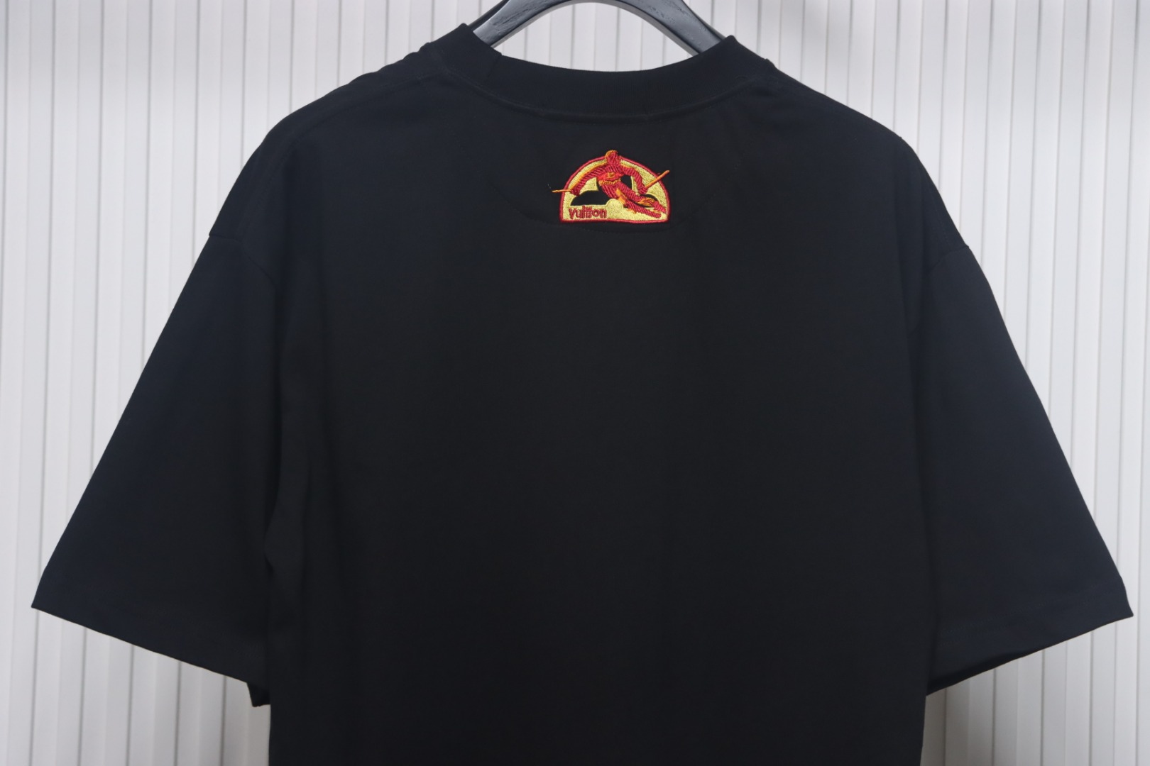 Louis Vuitton 2025ss Snowboard Gold Foil Round Neck Short Sleeve black