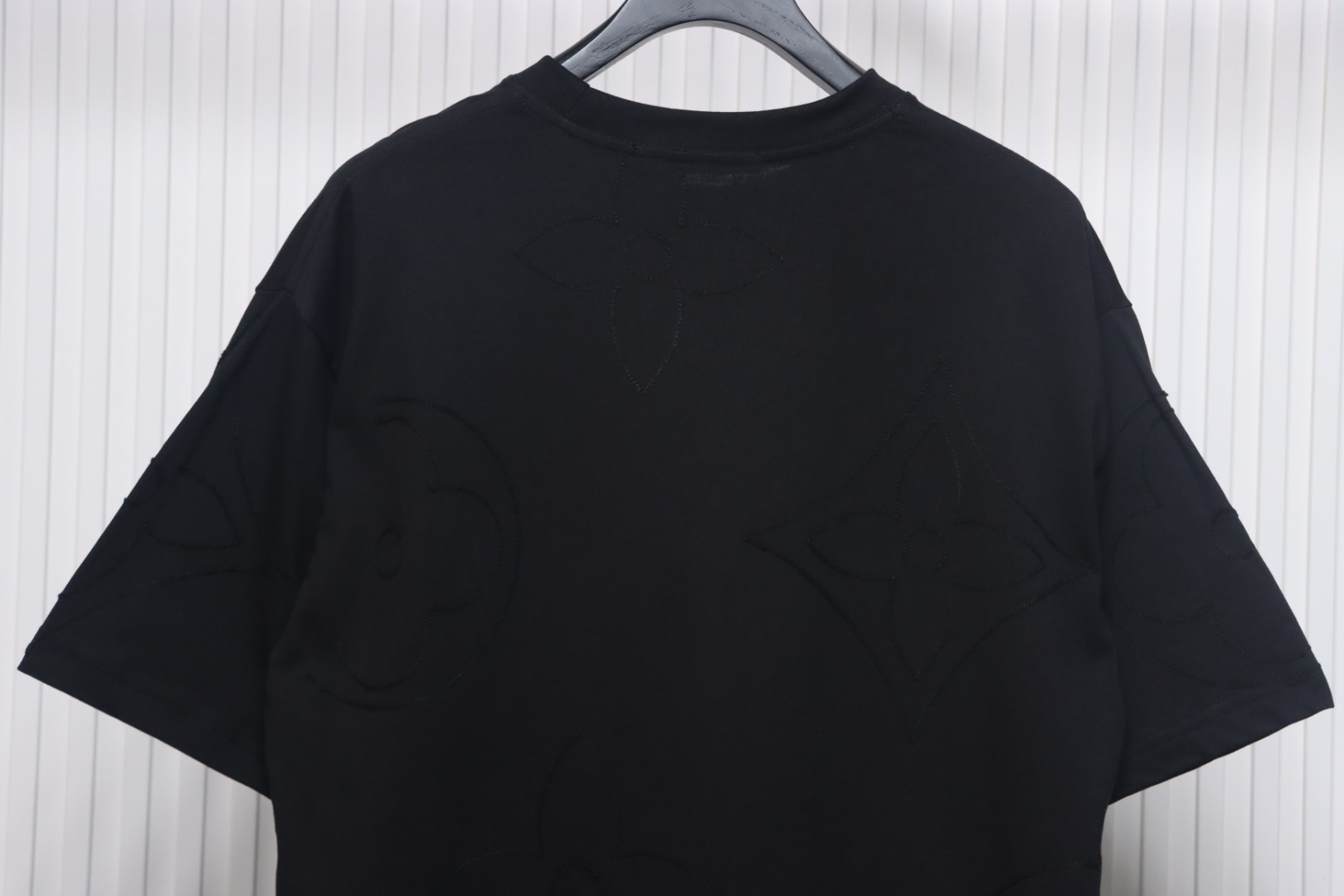 Louis Vuitton 2025ss white chain embroidery round neck short sleeve black