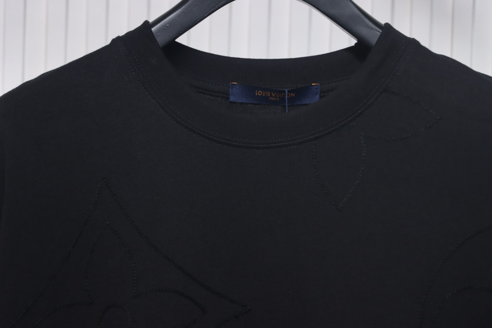 Louis Vuitton 2025ss white chain embroidery round neck short sleeve black