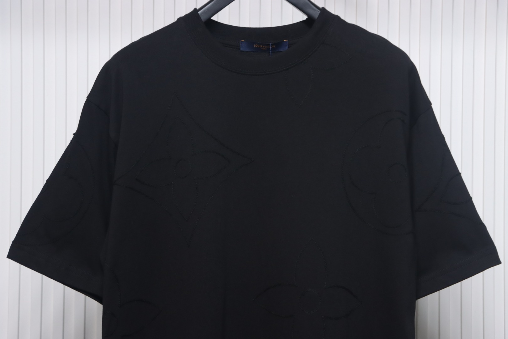 Louis Vuitton 2025ss white chain embroidery round neck short sleeve black