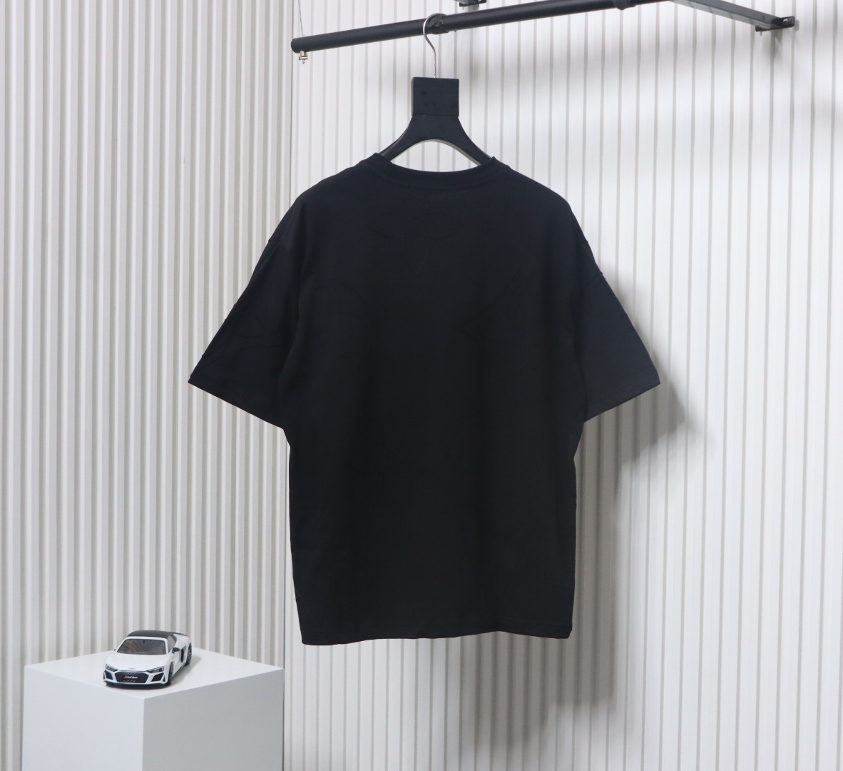 Louis Vuitton 2025ss white chain embroidery round neck short sleeve black