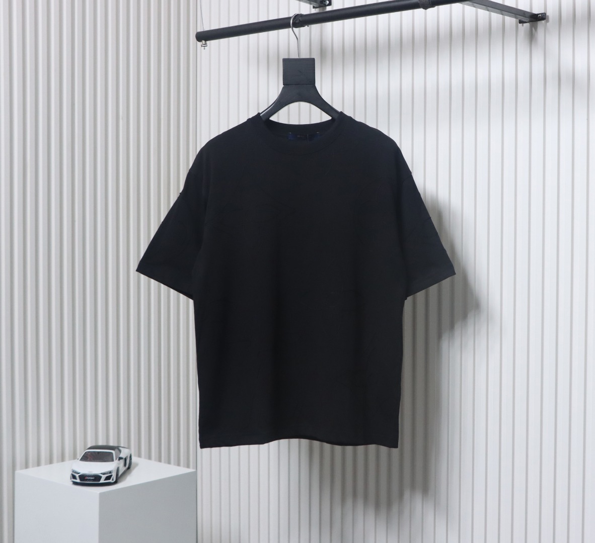 Louis Vuitton 2025ss white chain embroidery round neck short sleeve black